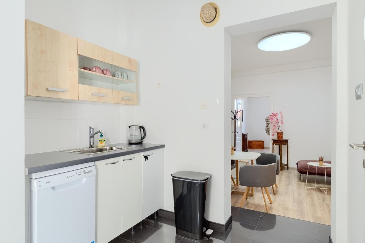 Apartment Large In Centre Pula! Pula
