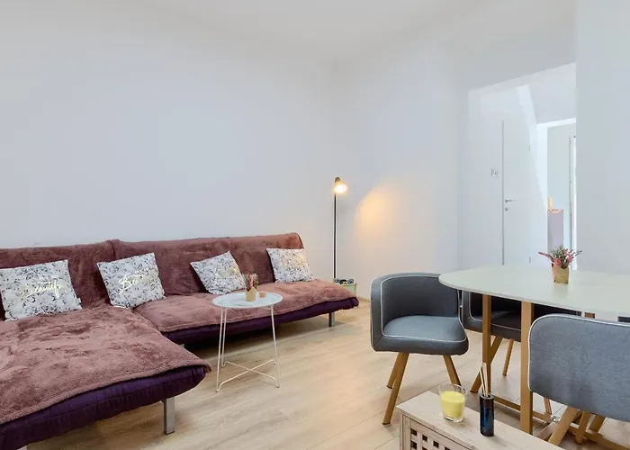 Large Apartment In City Centre Pula!