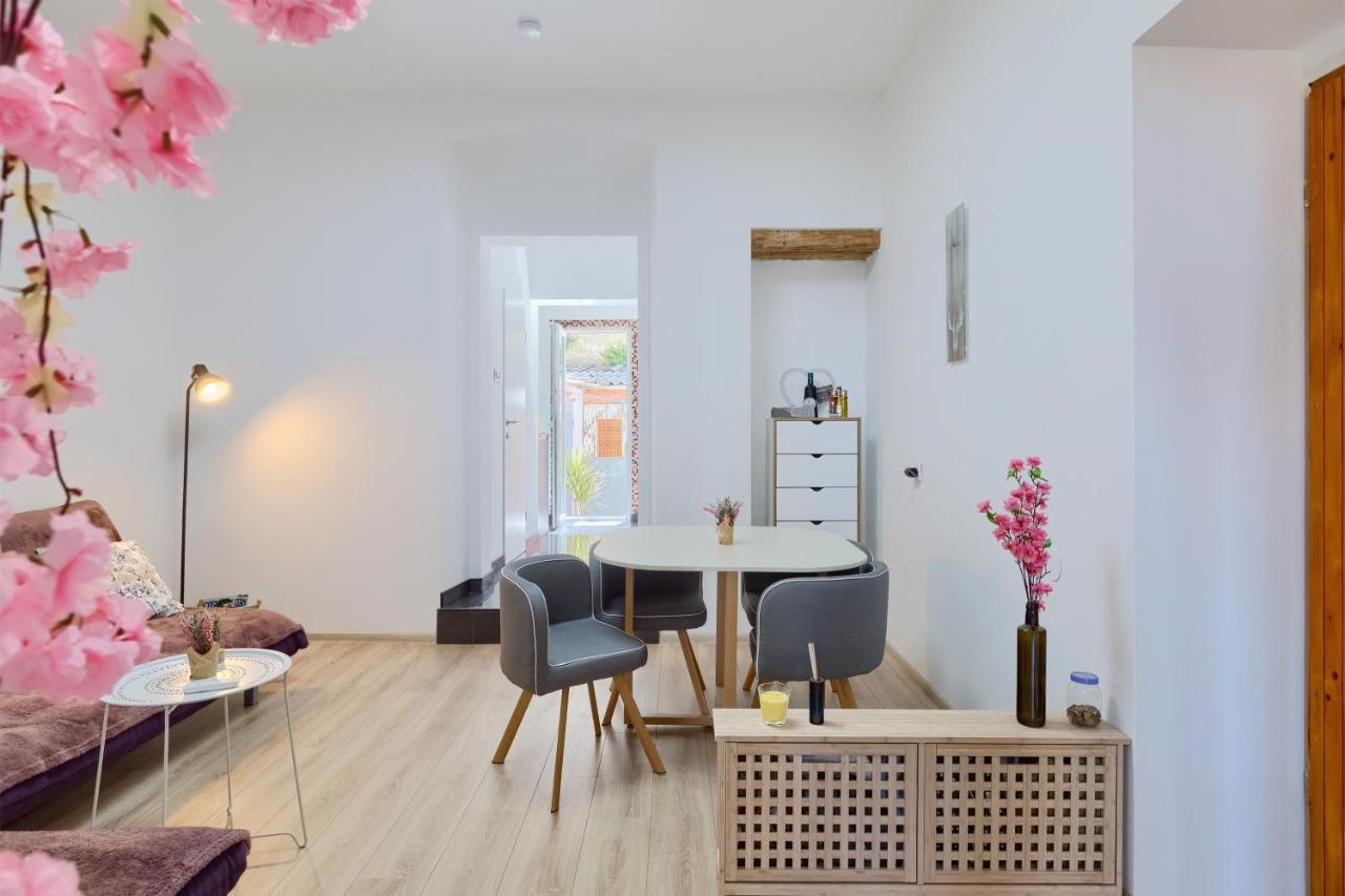 Large In Centre Pula! Apartment *
